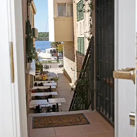 Swan & Šibenik