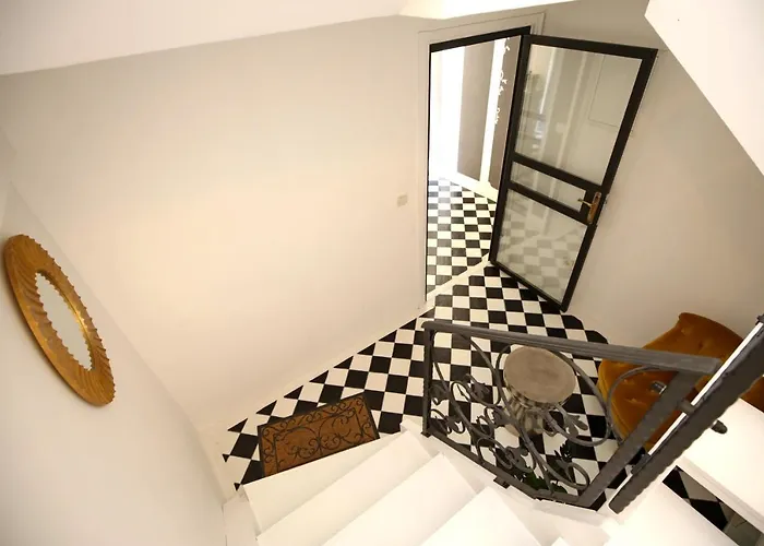 Swan & Bed & Breakfast 4*